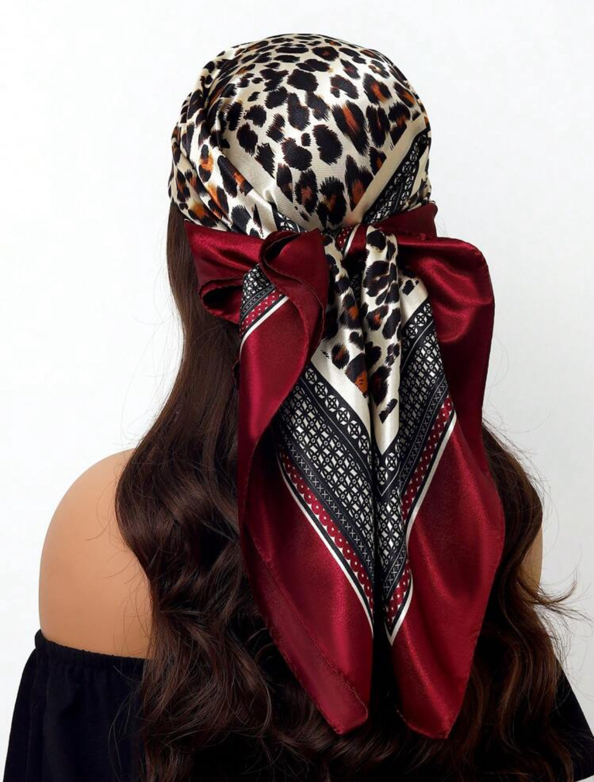 Leopard Print Chain & Floral Pattern