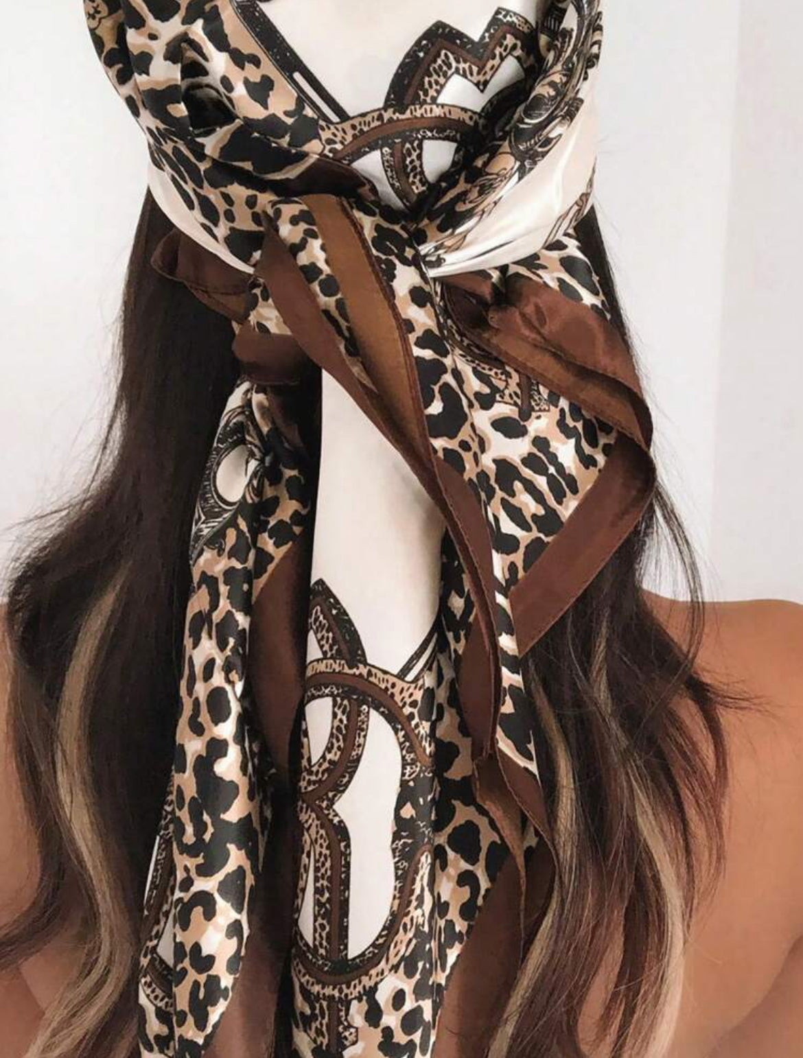 Leopard Print Chain & Floral Pattern