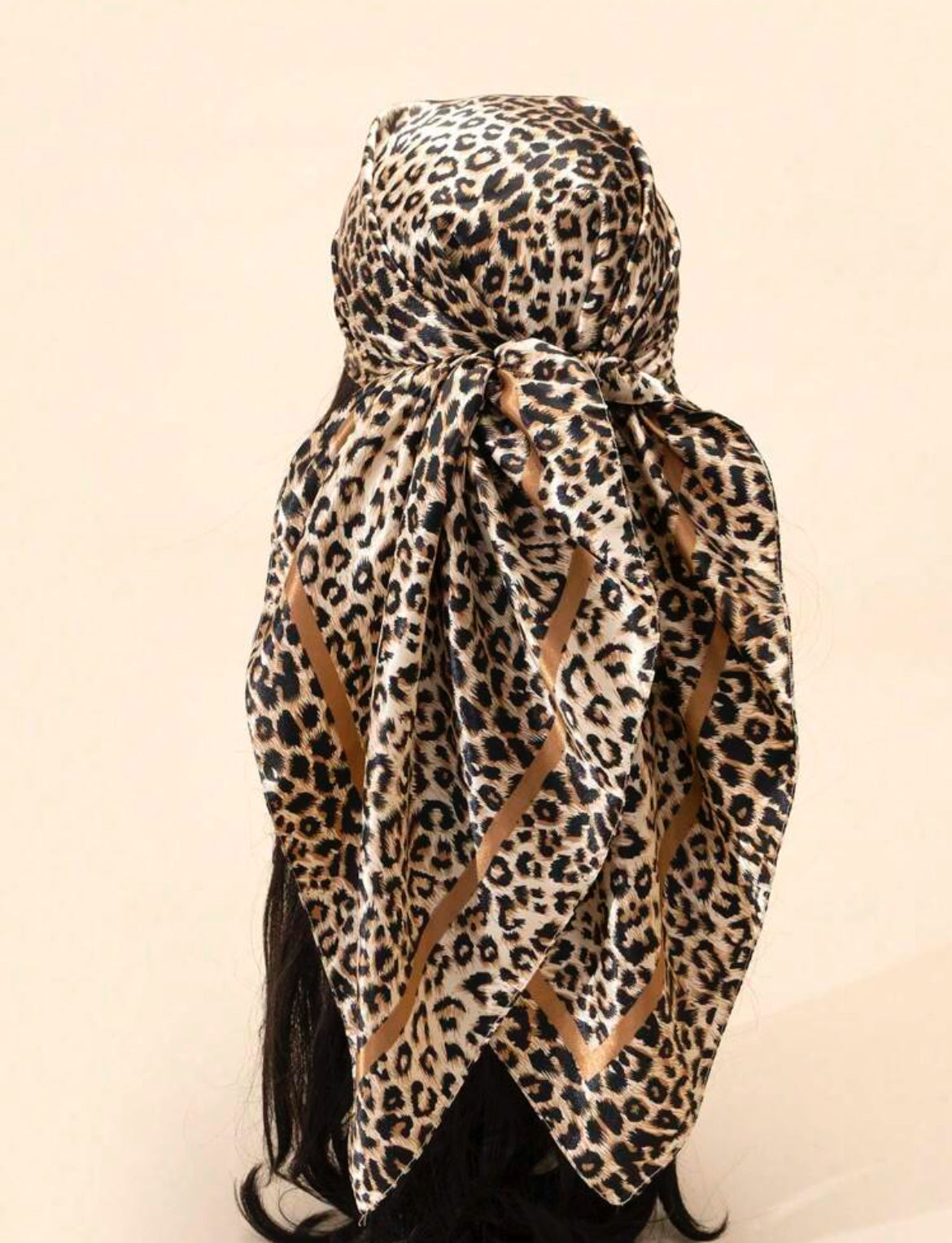 Leopard Print Chain & Floral Pattern