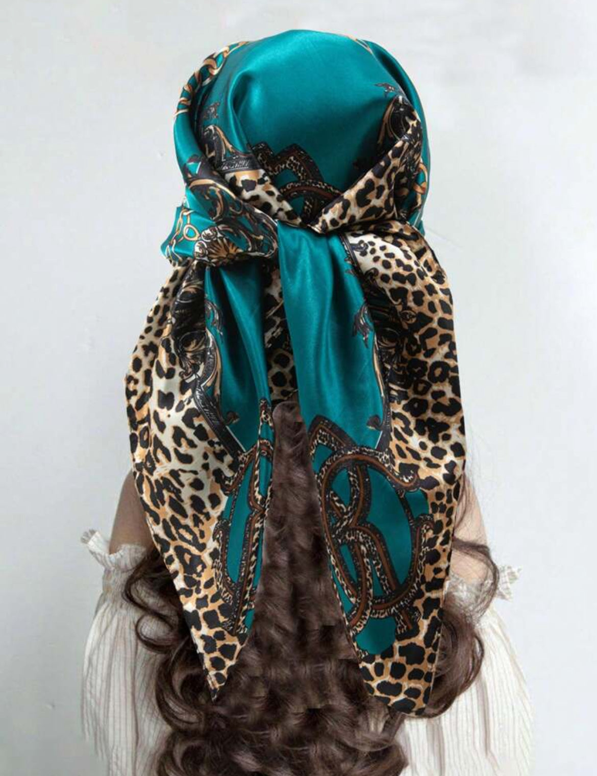 Leopard Print Chain & Floral Pattern